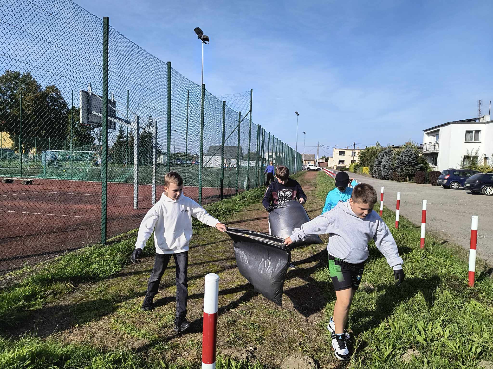 Akcja Sprztania wiata 2024 - Sprztanie z lenikiem