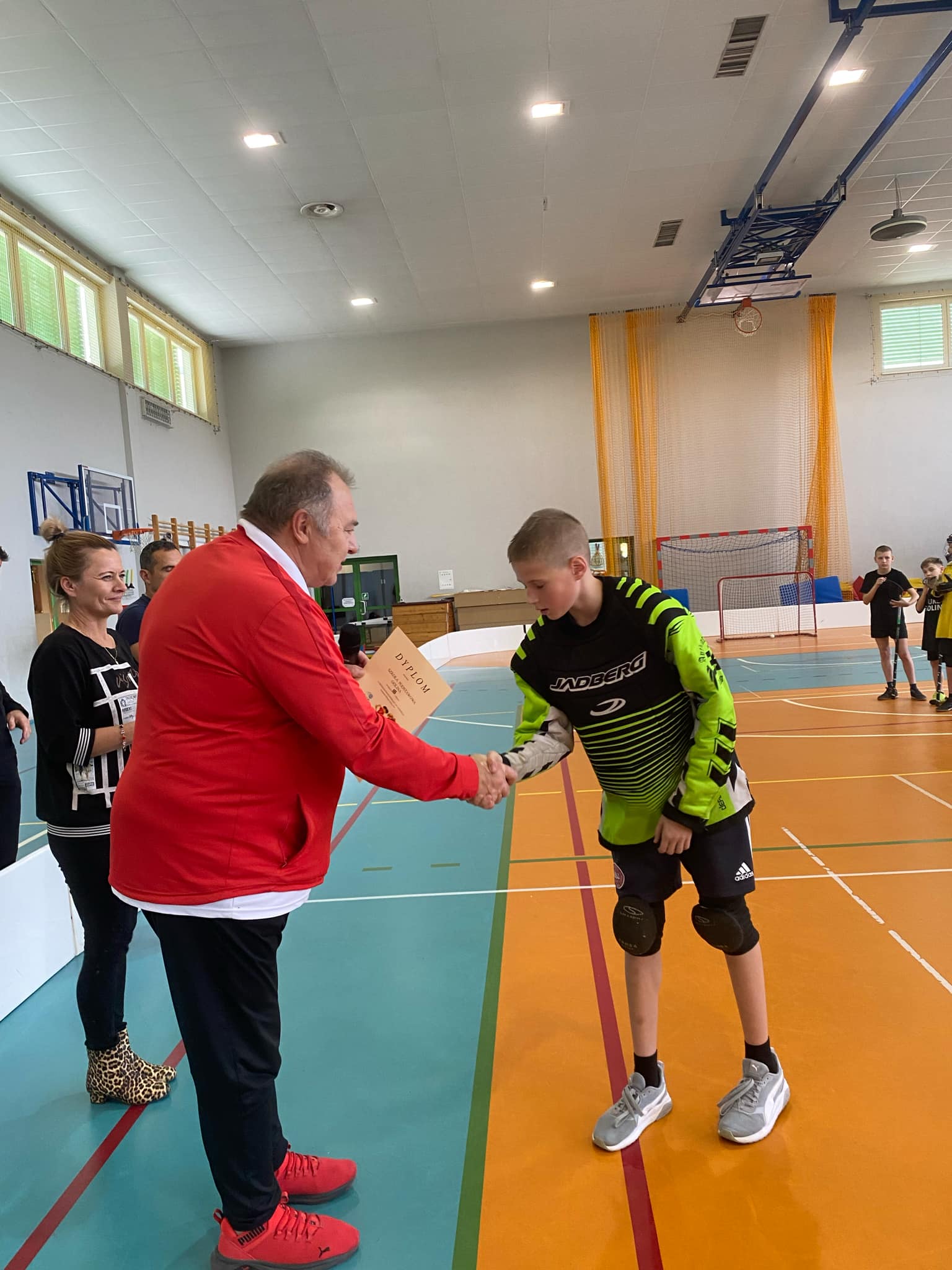 Zawody o Mistrzostwo Powiatu Jarociskiego w unihokeja chopcy kategoria 4-6.tka