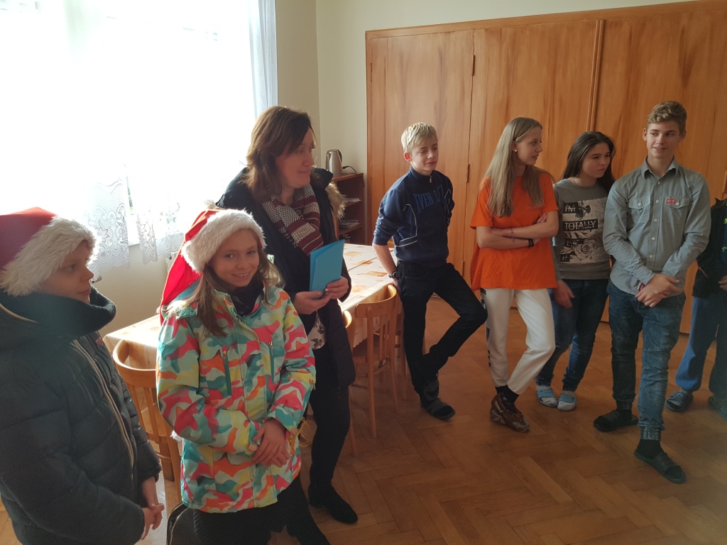 Upominki witeczne dla dzieci z Orodka Salezjaska Placwka Opiekuczo-Wychowawcza w Dobieszczynie 2016