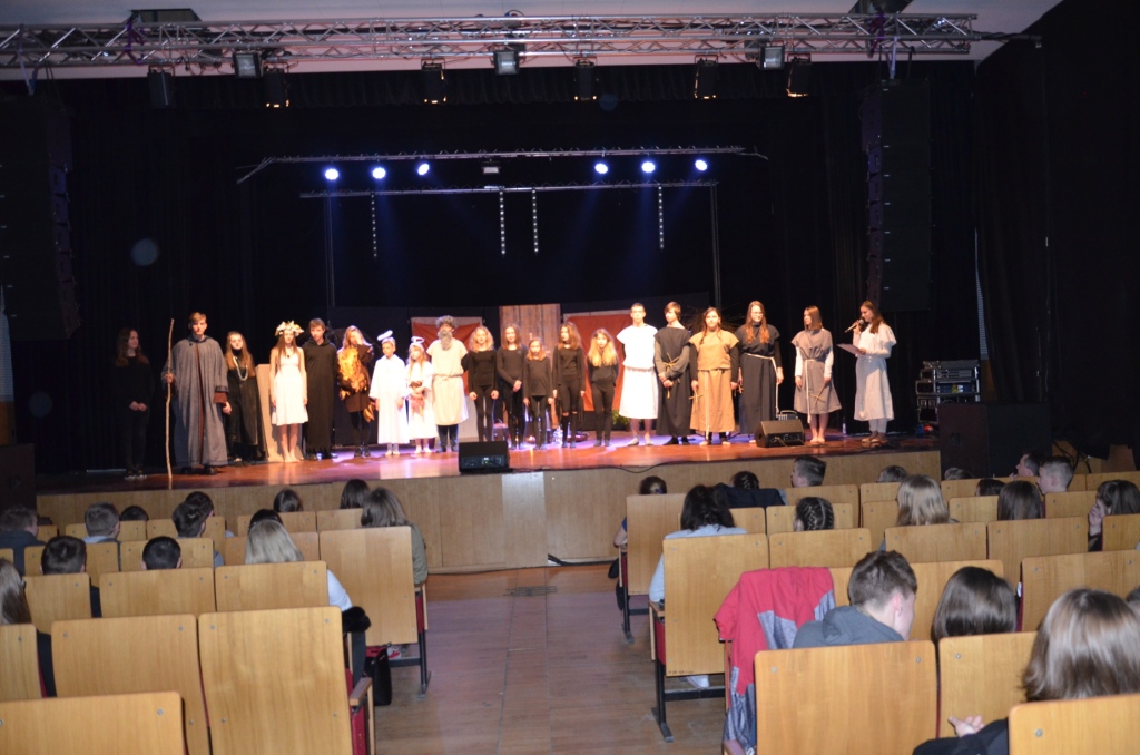 Spektakl Dziady II Adama Mickiewicza w wykonaniu naszych uczniw