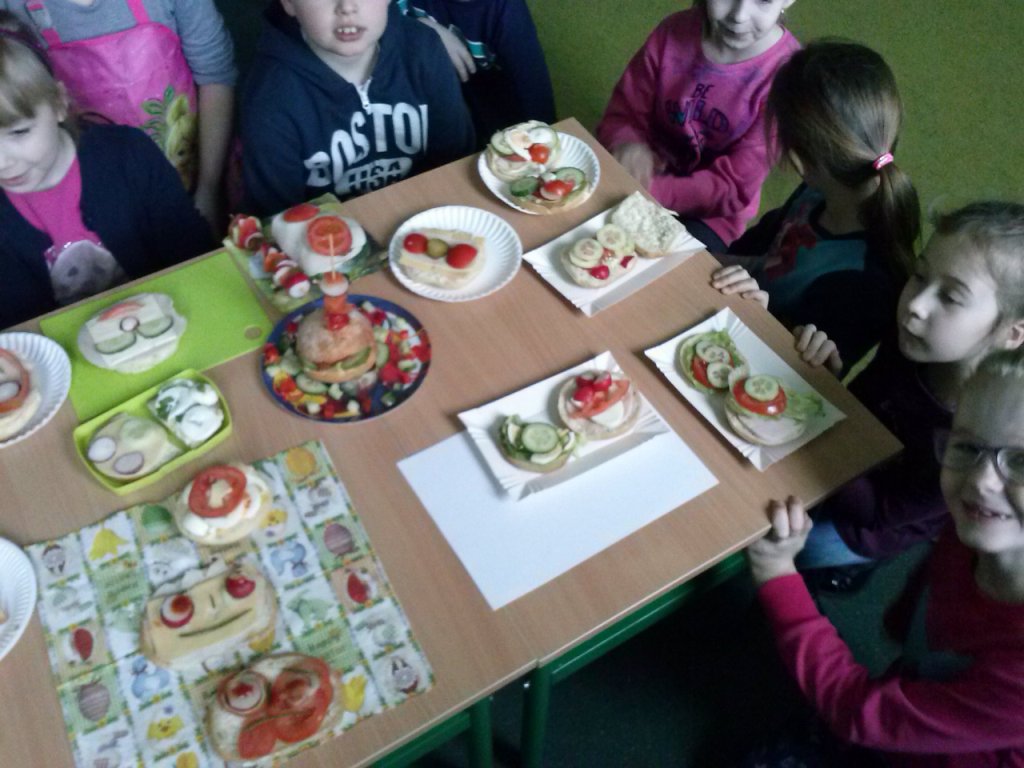 Zdrowe kanapki w wykonaniu dzieci z klas drugich