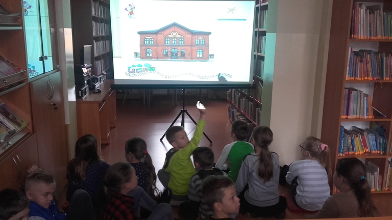 Uczniowie klasy IIIa w Filii nr 2 Biblioteki Publicznej Miasta i Gminy Jarocin