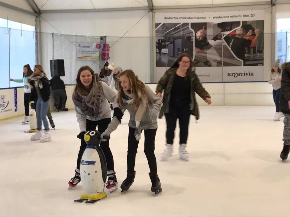 Wycieczka starszych uczniw naszej szkoy na lodowisko do Poznania 2018