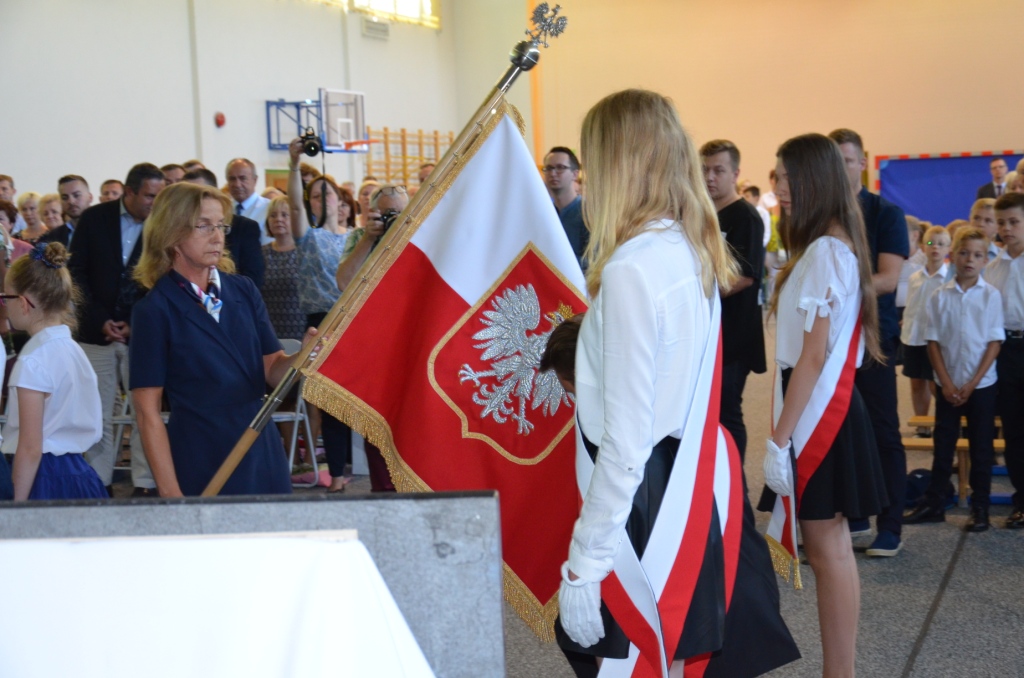 Uroczysto 800-lecia Ciwicy, 185-lecia szkoy oraz nadanie Szkole Podstawowej nr 3 w Jarocinie imienia ks. Jana Twardowskiego
