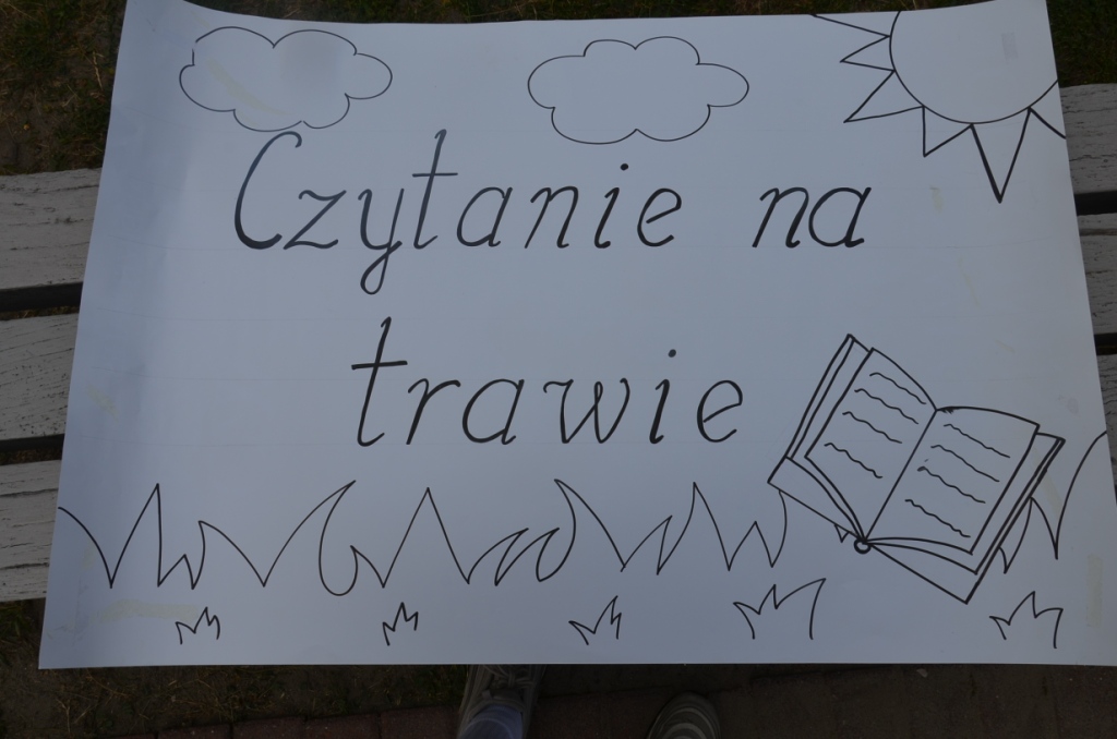 Akcja Jak nie czytam, jak czytam - czytanie na trawie