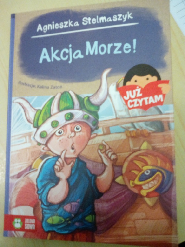 Czytanie na dywanie w wietlicy szkolnej