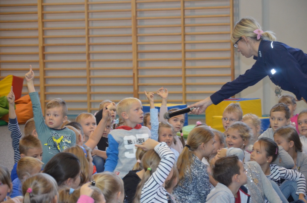 Spotkanie uczniw klas I - III z pani policjantk 2018