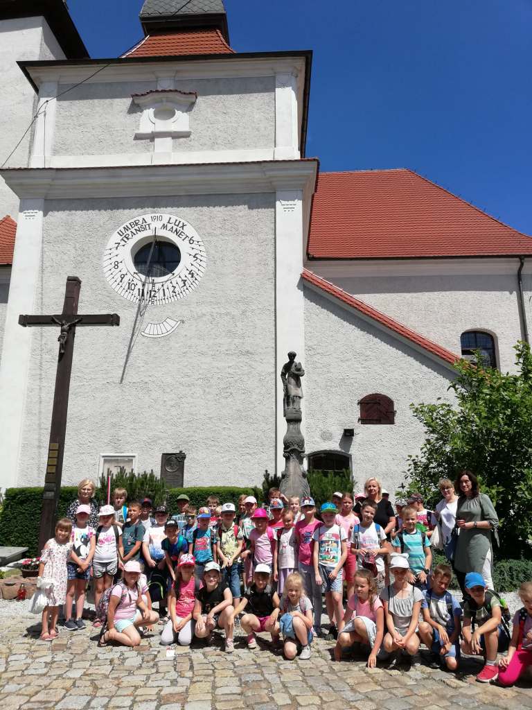 Wycieczka uczniw klas I - III do Parku Radoliskich i na Rynek w Jarocinie