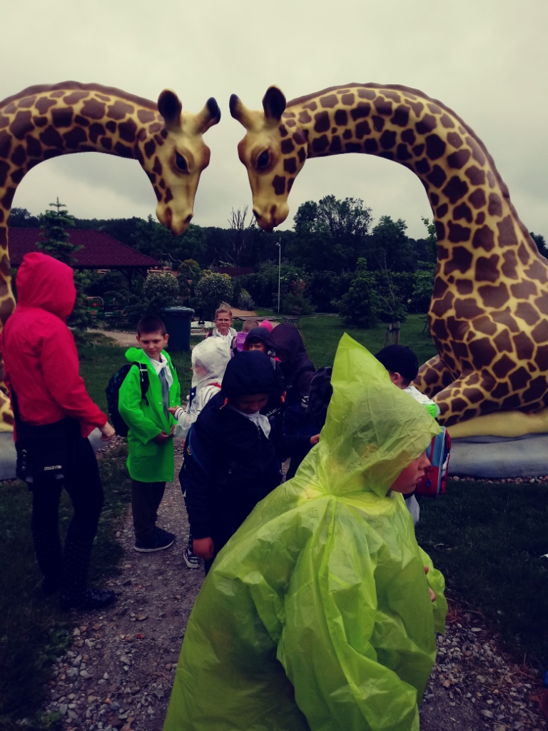 Wycieczka uczniw klas pierwszych do Stszewa do parku edukacyjno - rozrywkowego