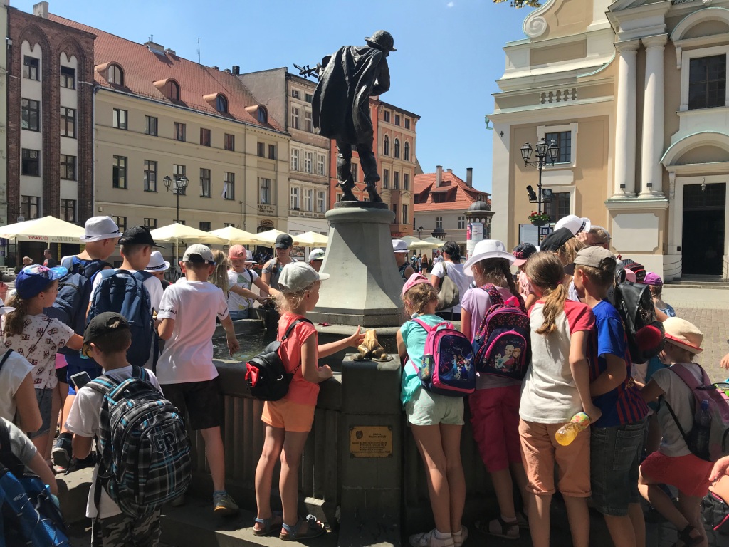 Wycieczka uczniw klasy trzeciej i czwartych do Torunia