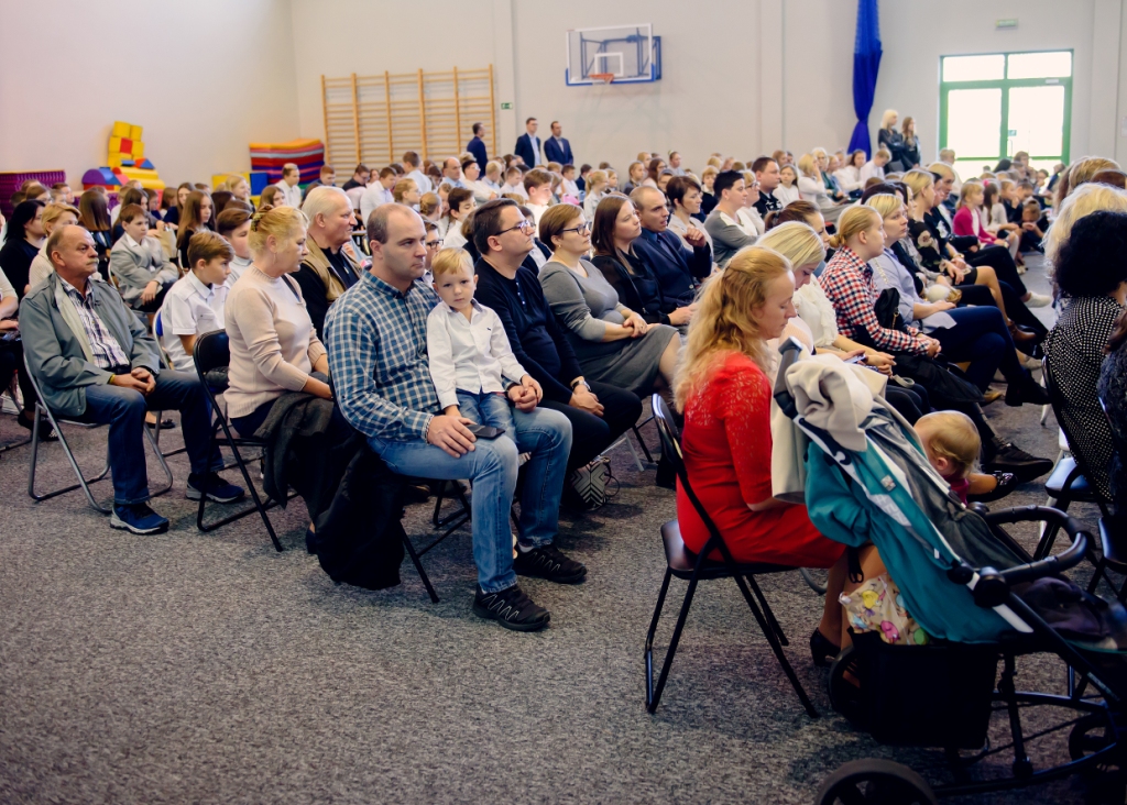 lubowanie pierwszoklasistw Akademia z okazji Dnia Edukacji Narodowej