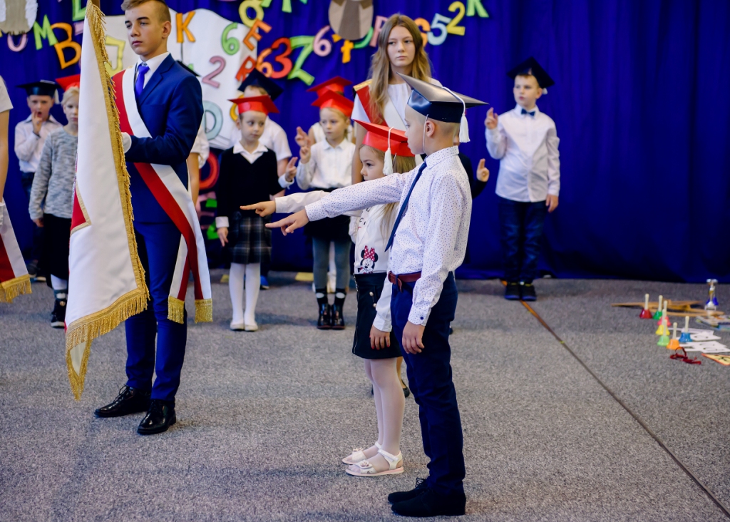 lubowanie pierwszoklasistw Akademia z okazji Dnia Edukacji Narodowej