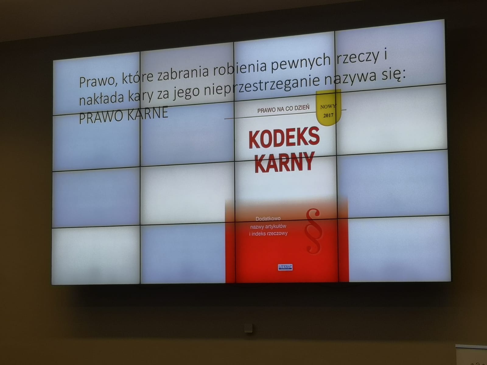 Studenci Kolorowego Uniwersytetu na Wydziale Prawa i Administracji