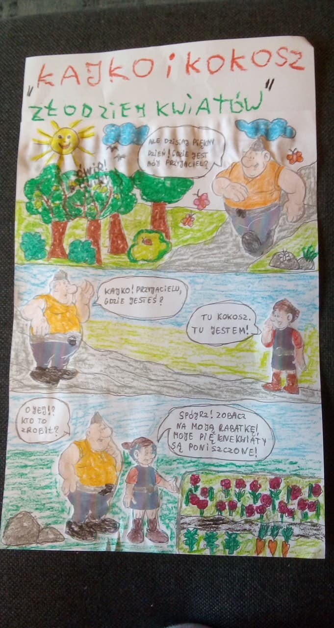 Uczniowie klasy czwartej tworz komiks