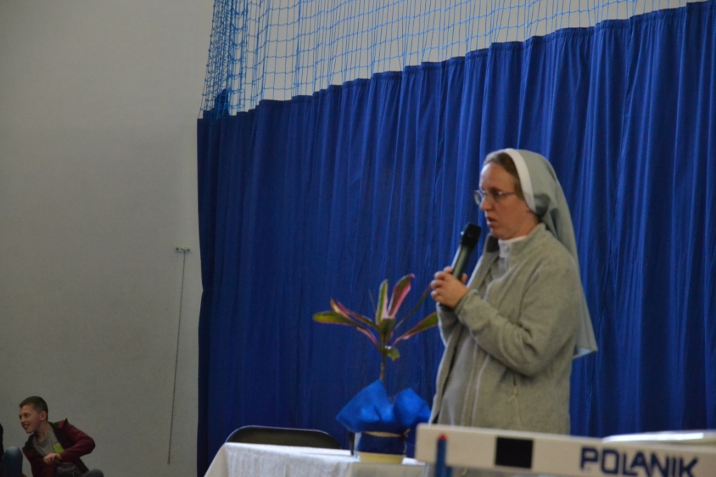 Spotkanie z siostr Dominik ze Zgromadzenia Sistr Zmartwychwstanek zorganizowane przez Szkolny Koo Caritasj
