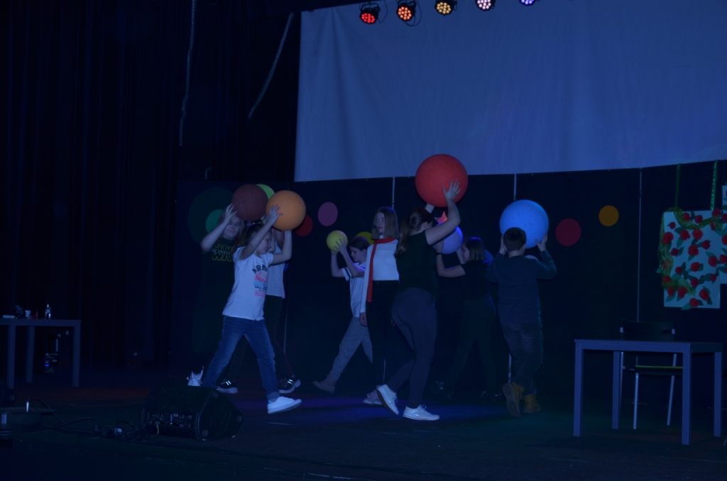 Spektakl May Ksi wystawiony przez uczniw naszej szkoy w JOKu