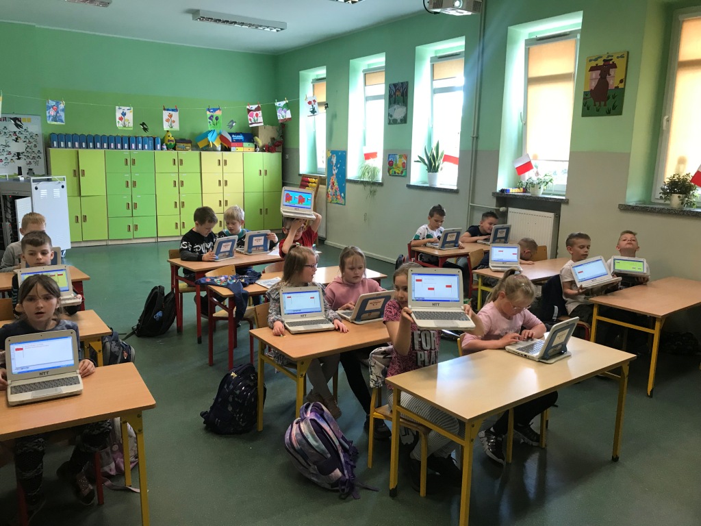 wita majowe na informatyce w klasach pierwszych