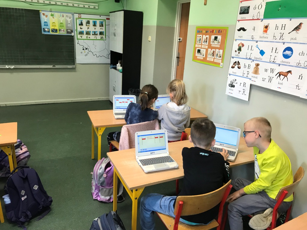 wita majowe na informatyce w klasach pierwszych