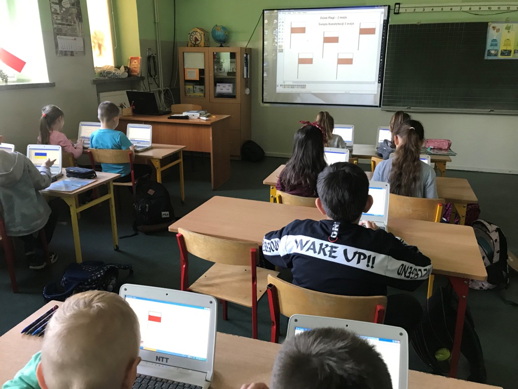 wita majowe na informatyce w klasach pierwszych