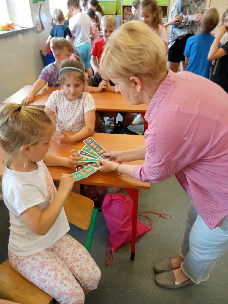 Biblioteka szkolna - Lekturowe Potyczki Pierwszoklasistw