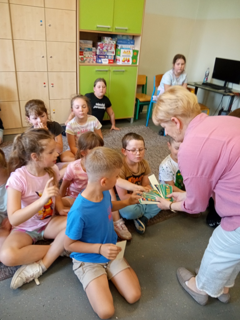 Biblioteka szkolna - Lekturowe Potyczki Pierwszoklasistw