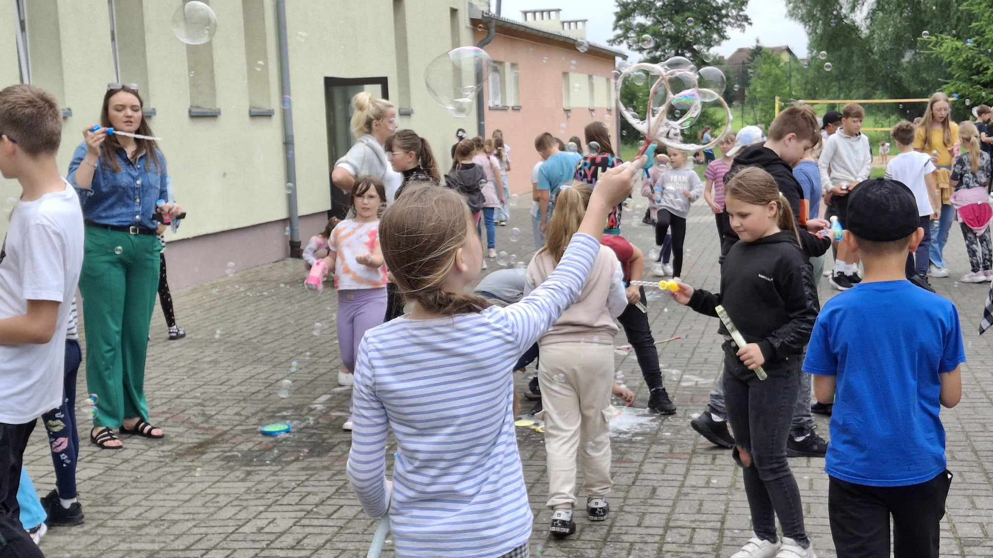 II Szkolny Festiwal Baniek Mydlanych