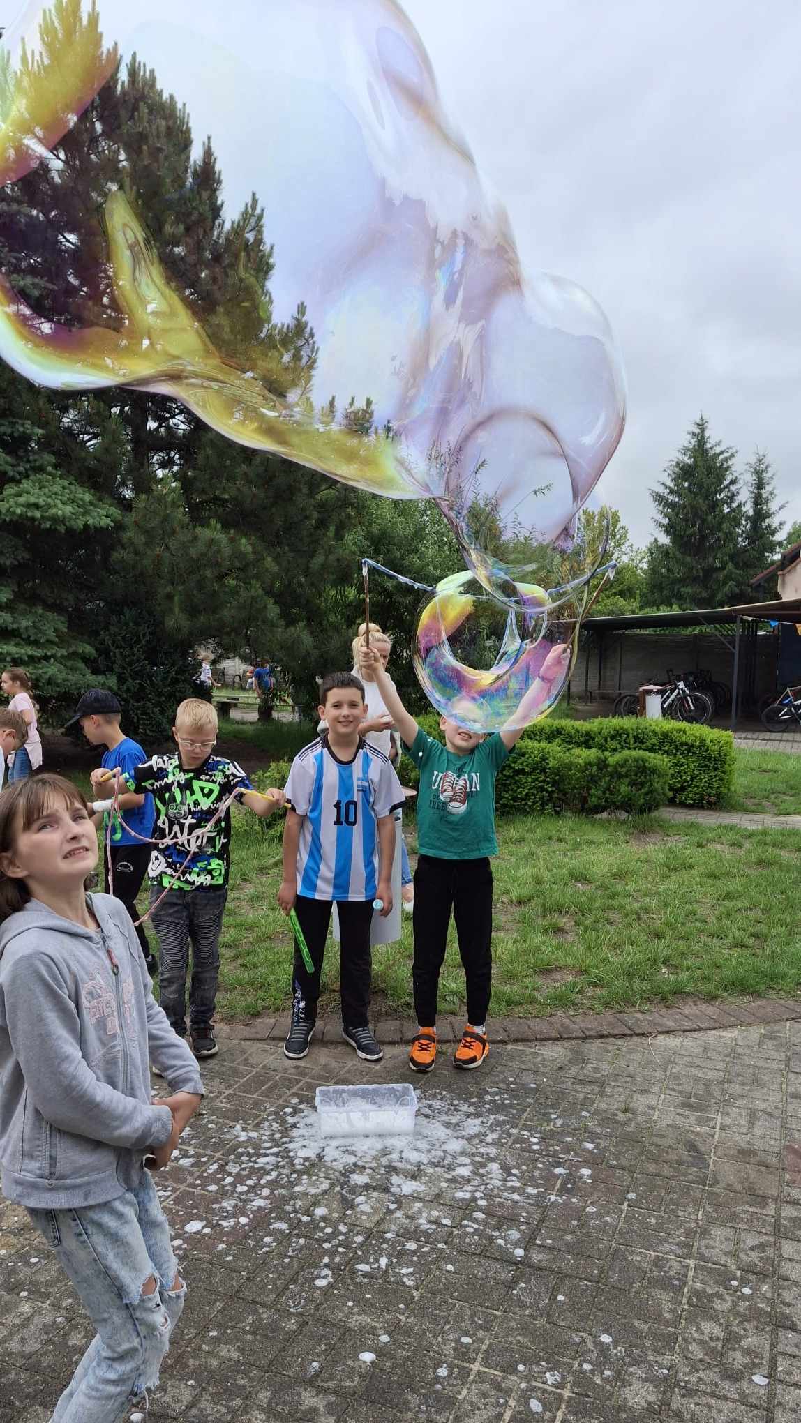 II Szkolny Festiwal Baniek Mydlanych