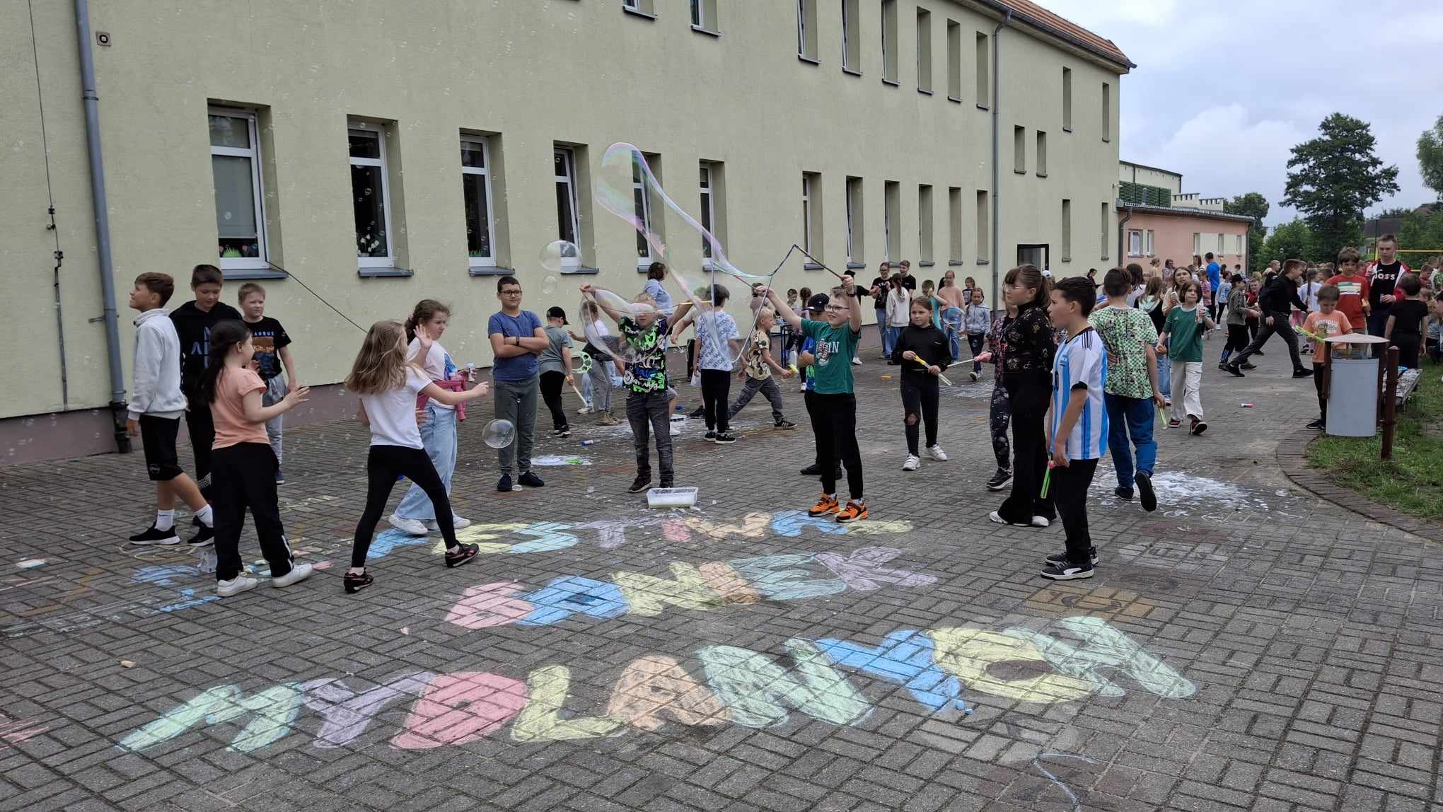 II Szkolny Festiwal Baniek Mydlanych