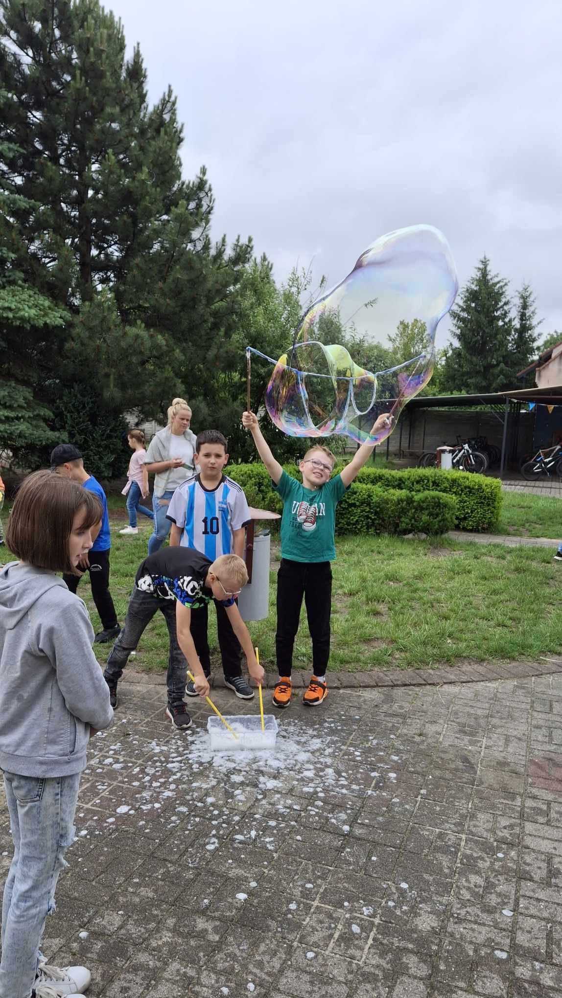 II Szkolny Festiwal Baniek Mydlanych