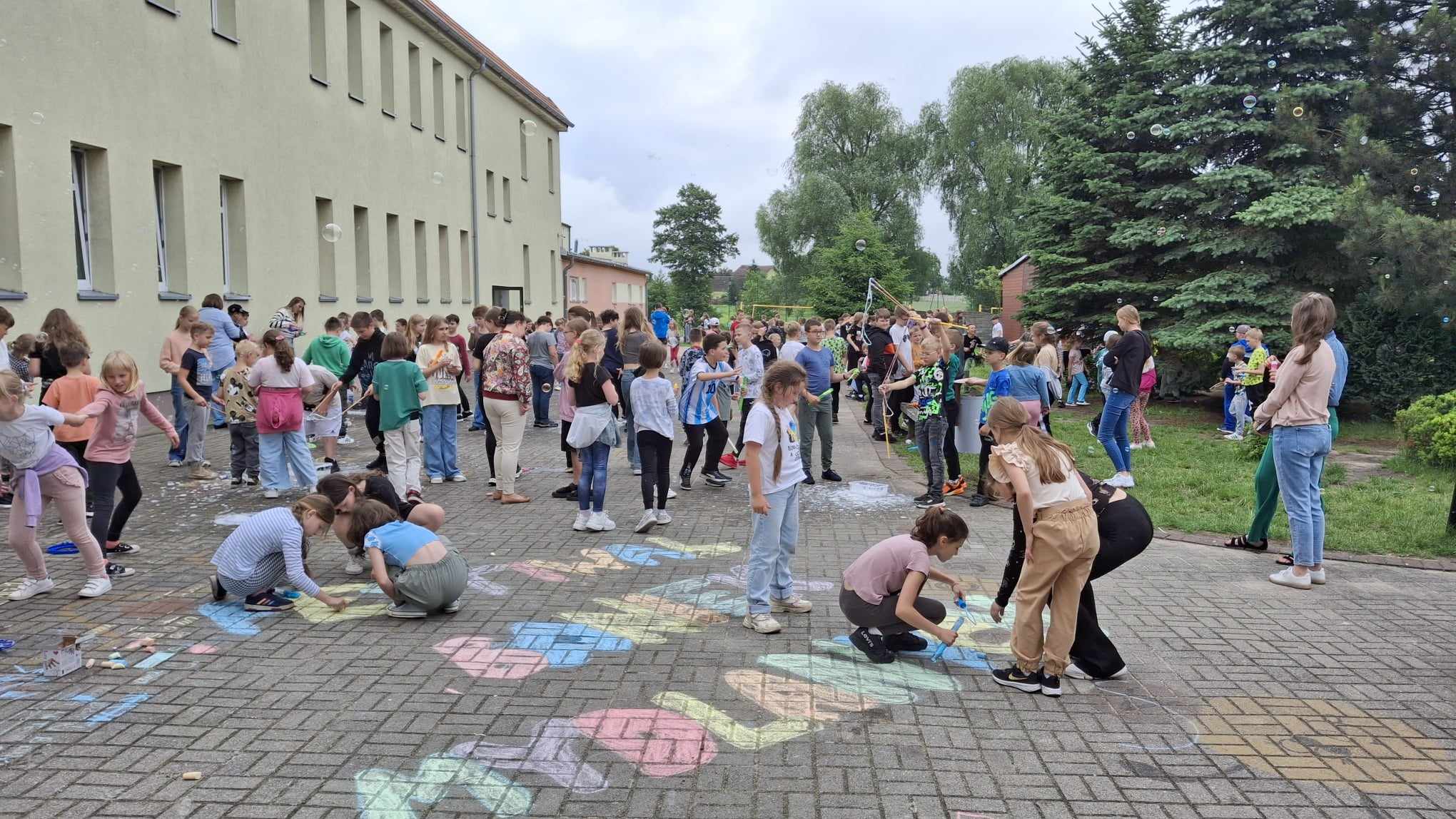 II Szkolny Festiwal Baniek Mydlanych