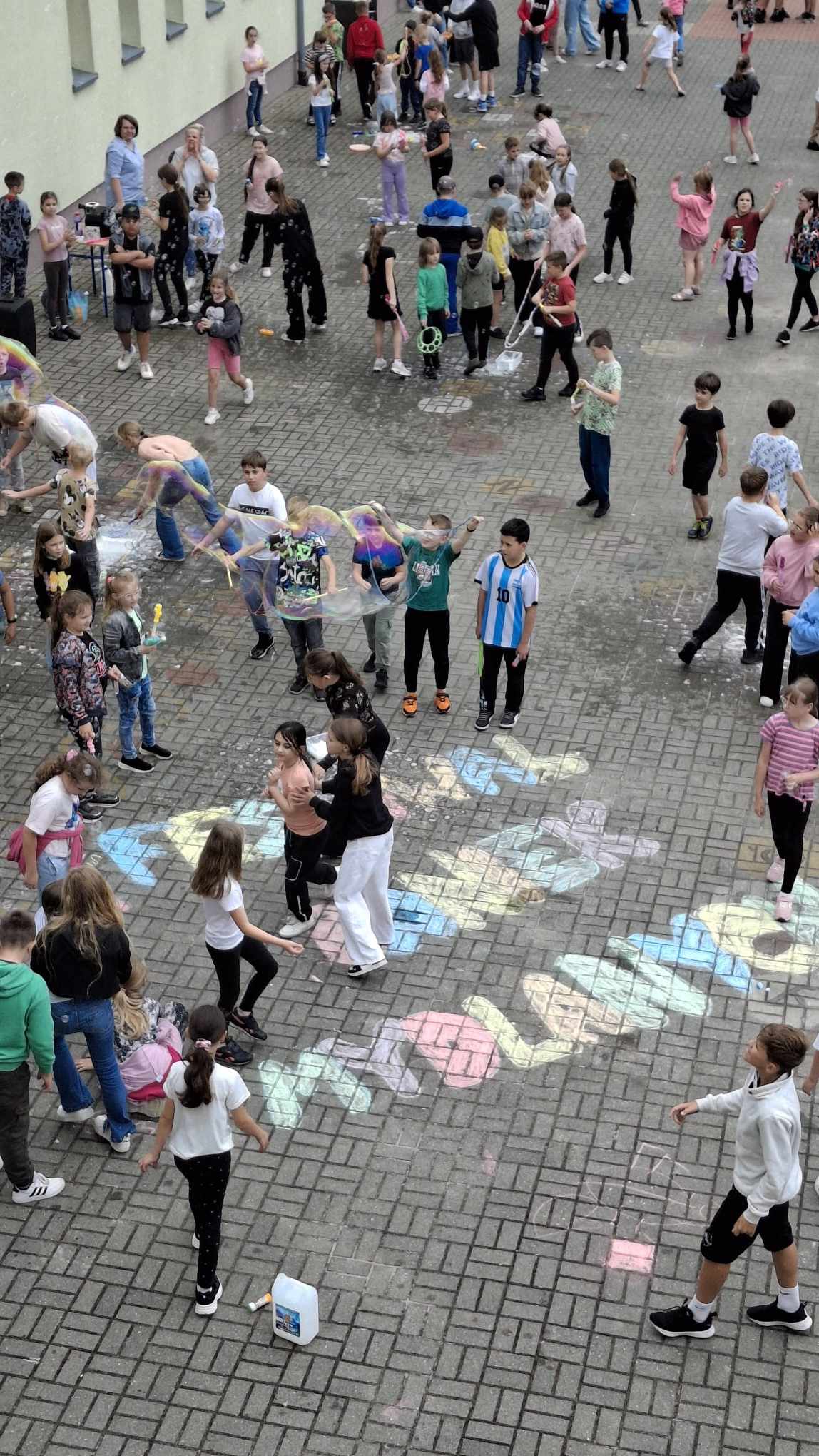 II Szkolny Festiwal Baniek Mydlanych