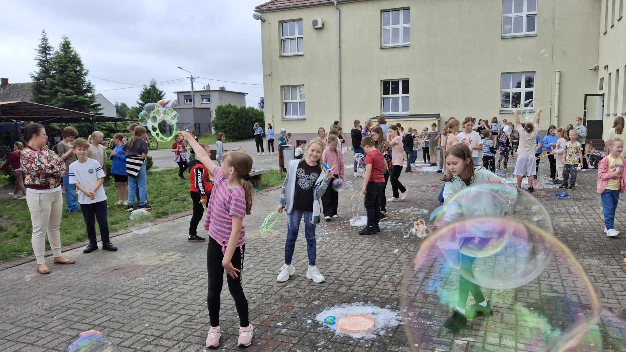 II Szkolny Festiwal Baniek Mydlanych