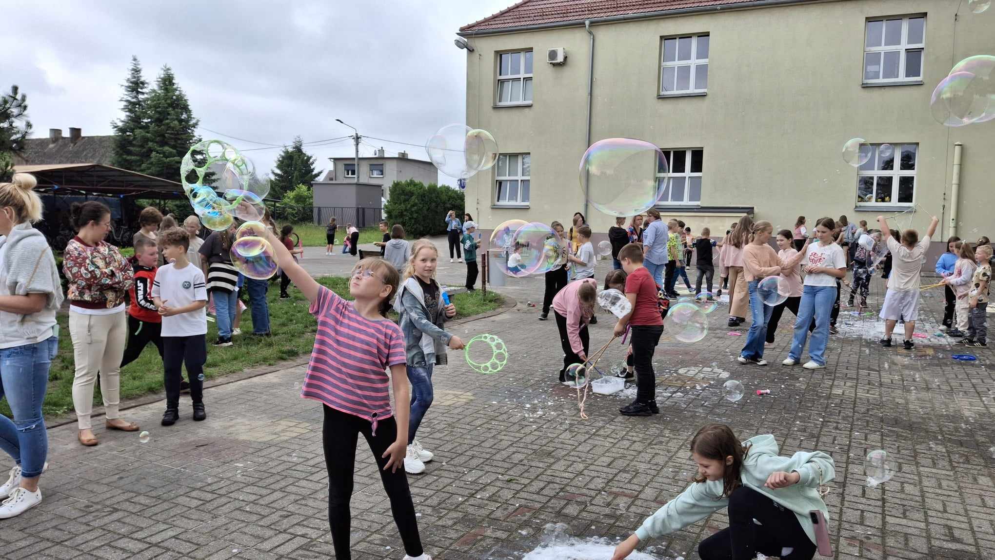 II Szkolny Festiwal Baniek Mydlanych