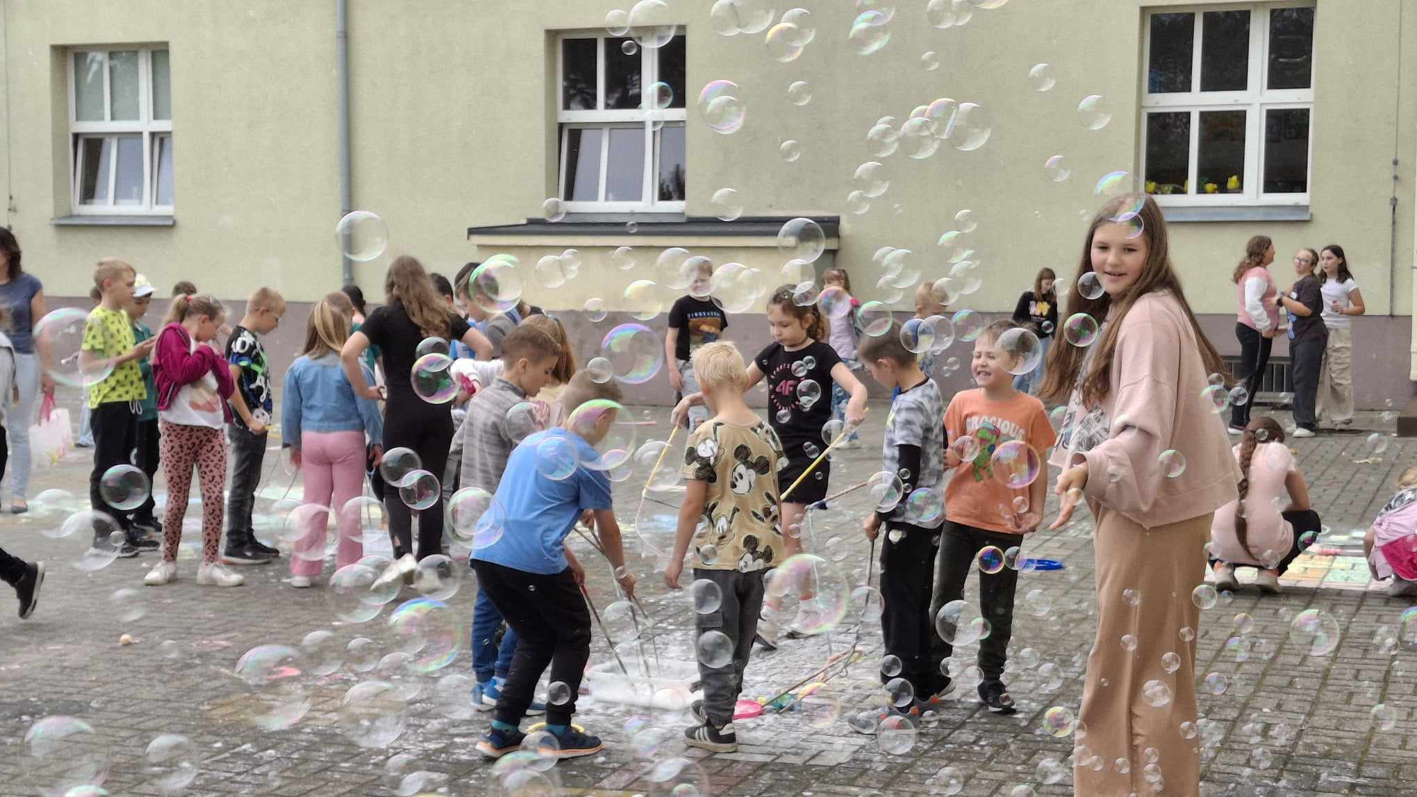 II Szkolny Festiwal Baniek Mydlanych