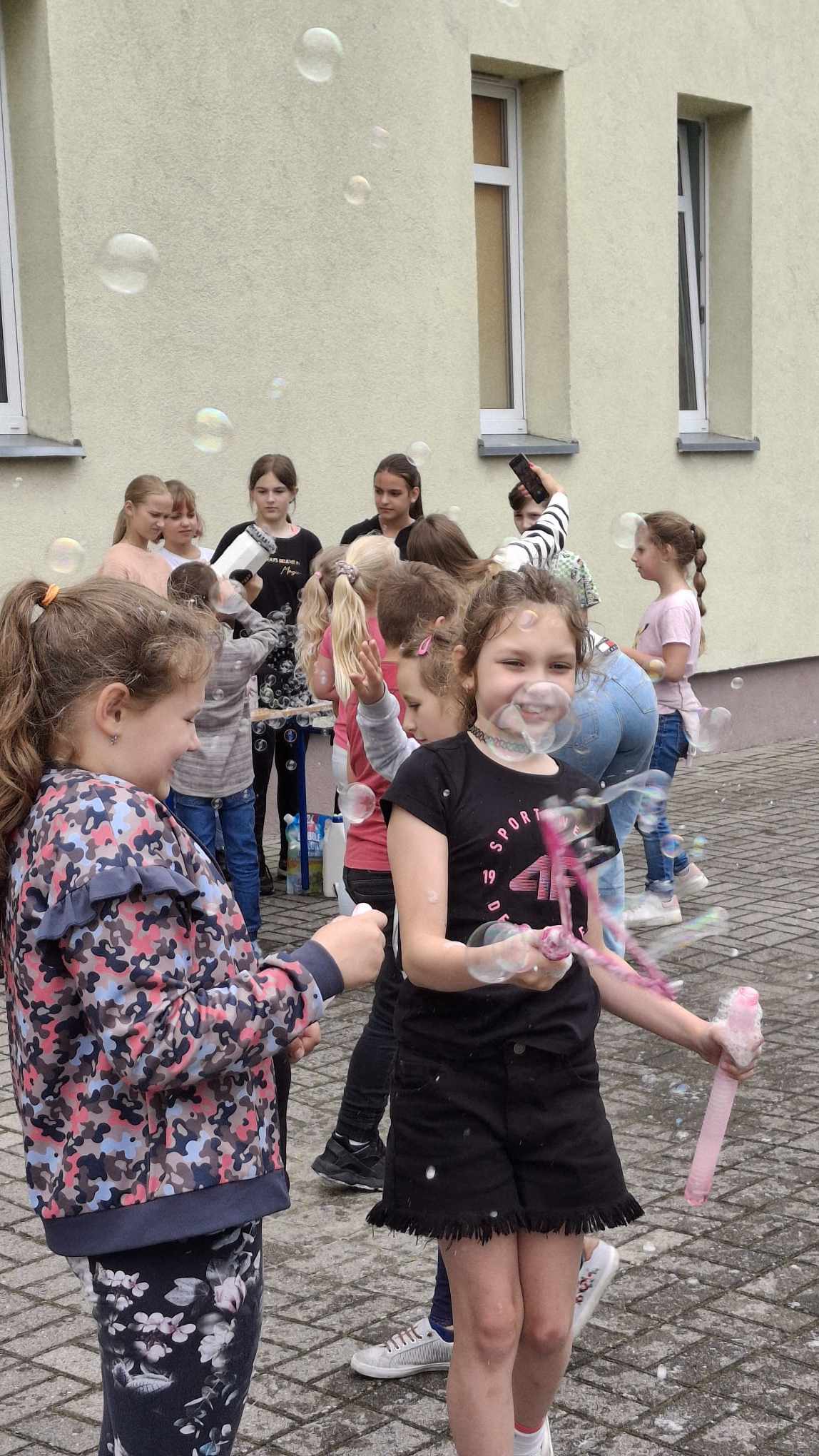 II Szkolny Festiwal Baniek Mydlanych