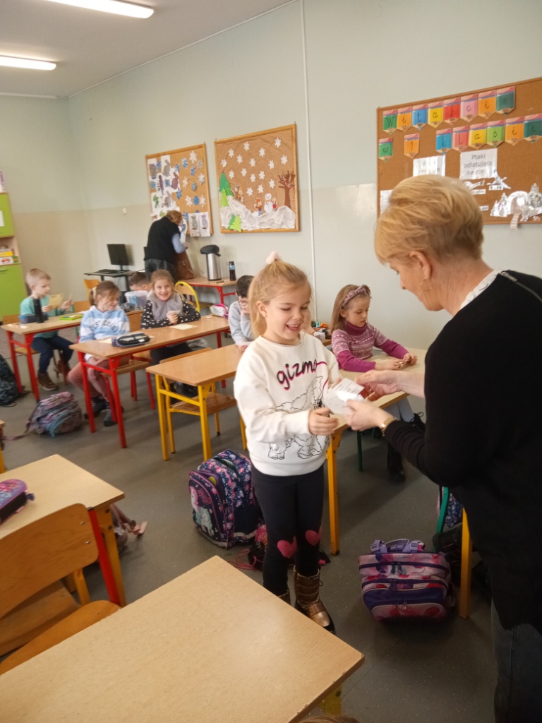 Uroczysto pasowania na czytelnikw biblioteki szkolnej 2024