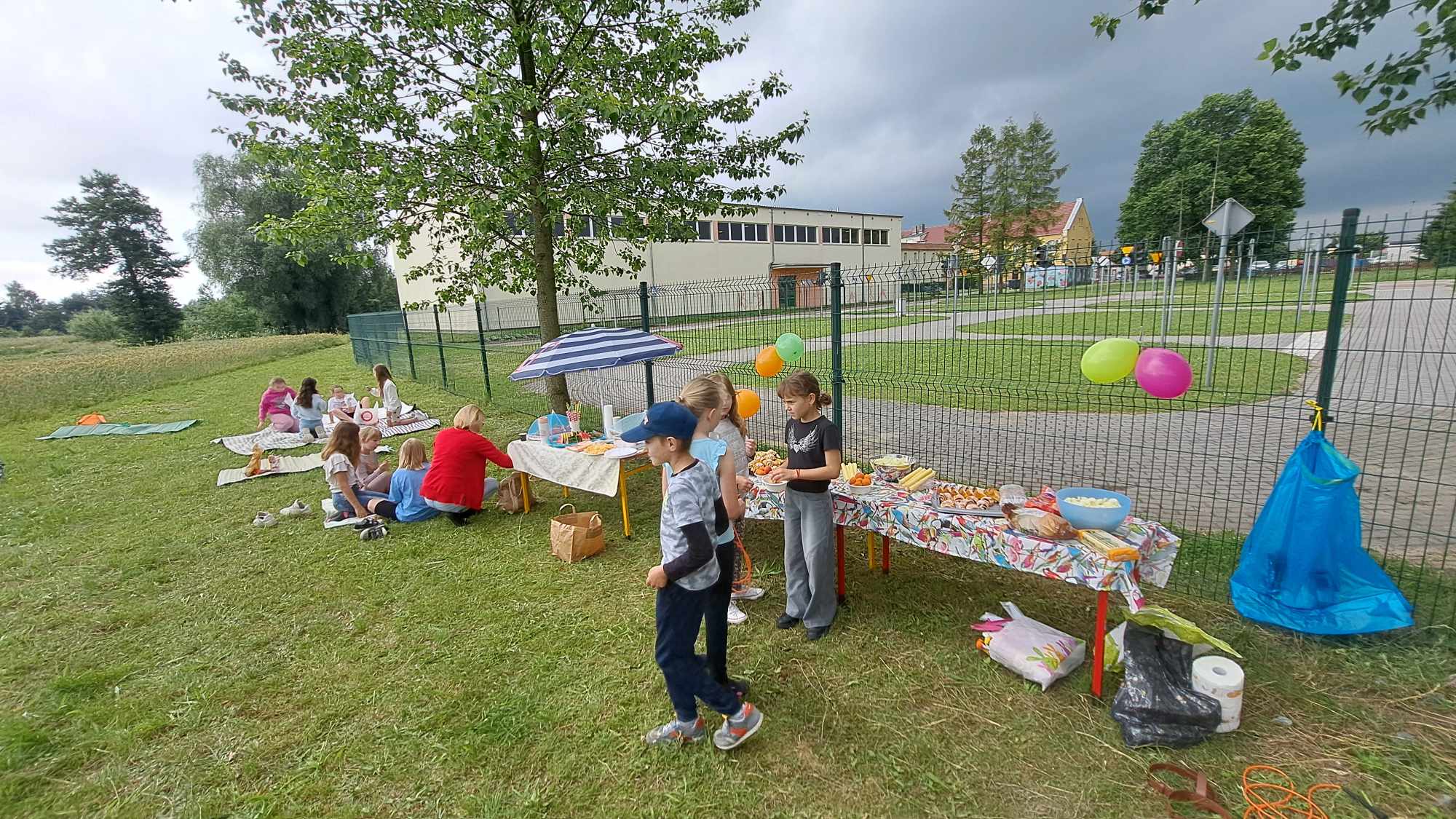 Piknik klasy IIb z okazji Dnia Dziecka