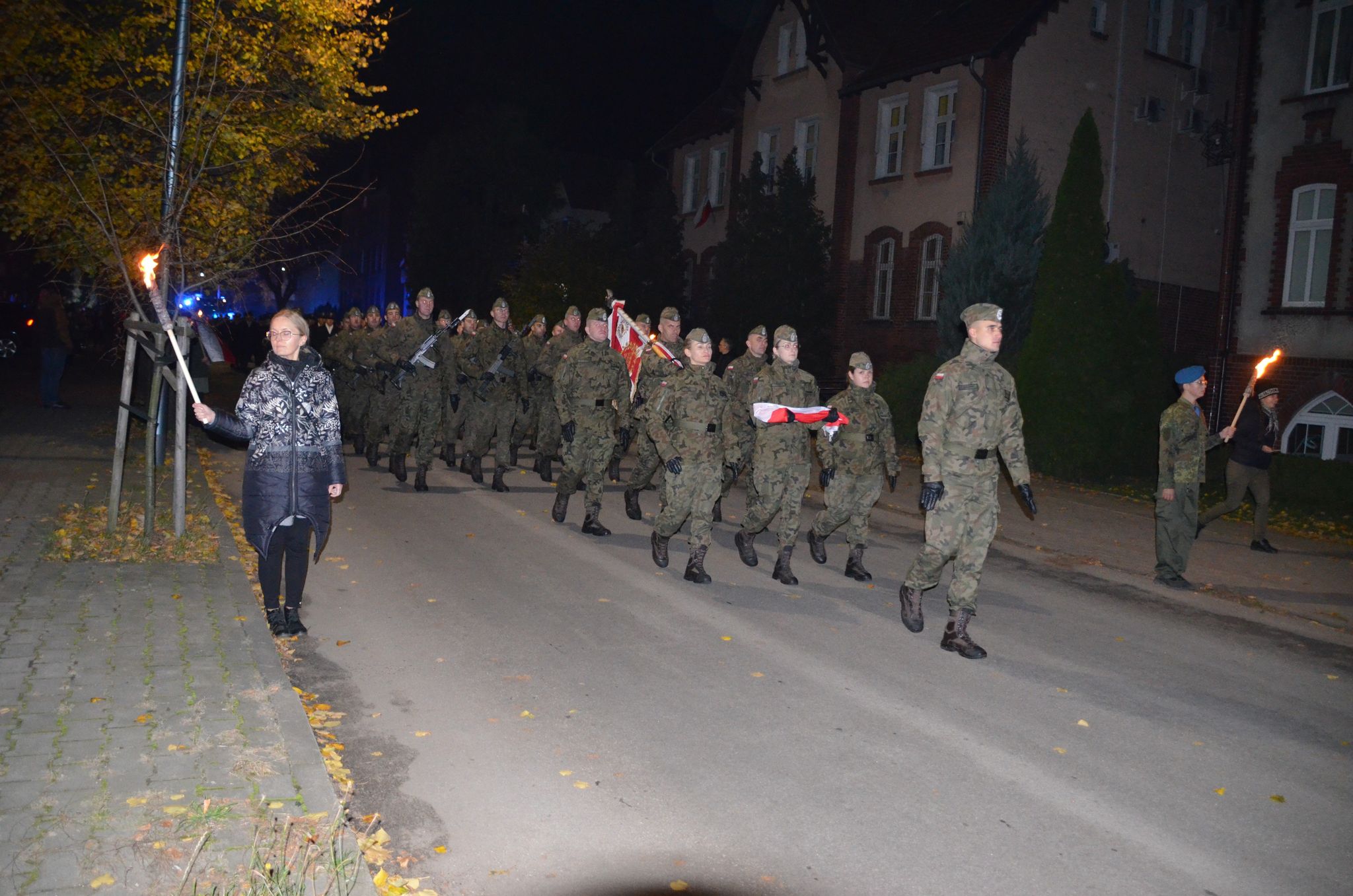 Poczet sztandarowy na gminnych uroczystociach Narodowego wita Niepodlegoci 2023