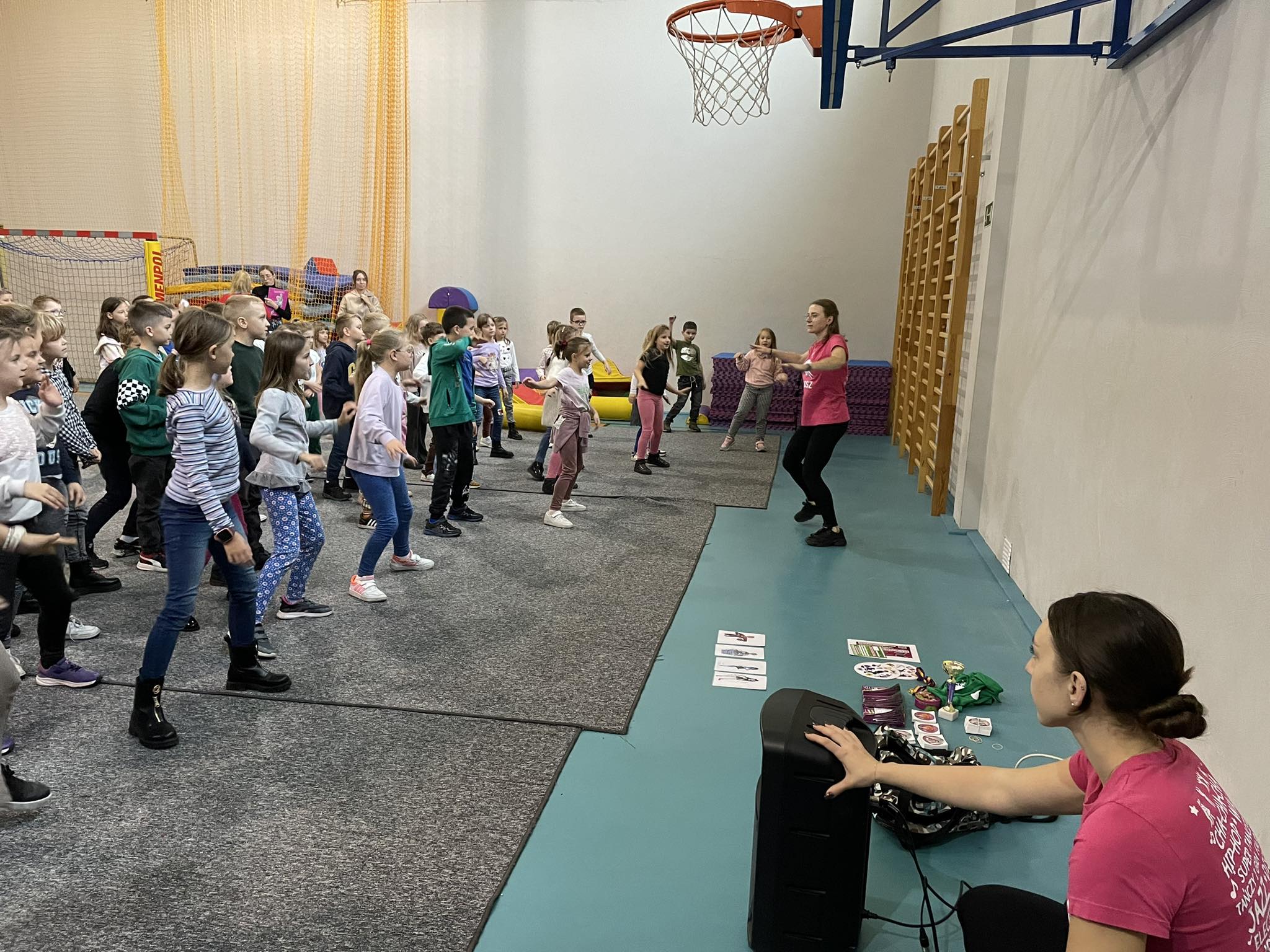 Klasy I-III na pokazie taca z Centrum Rozwoju Modego Czowieka Hajdasz