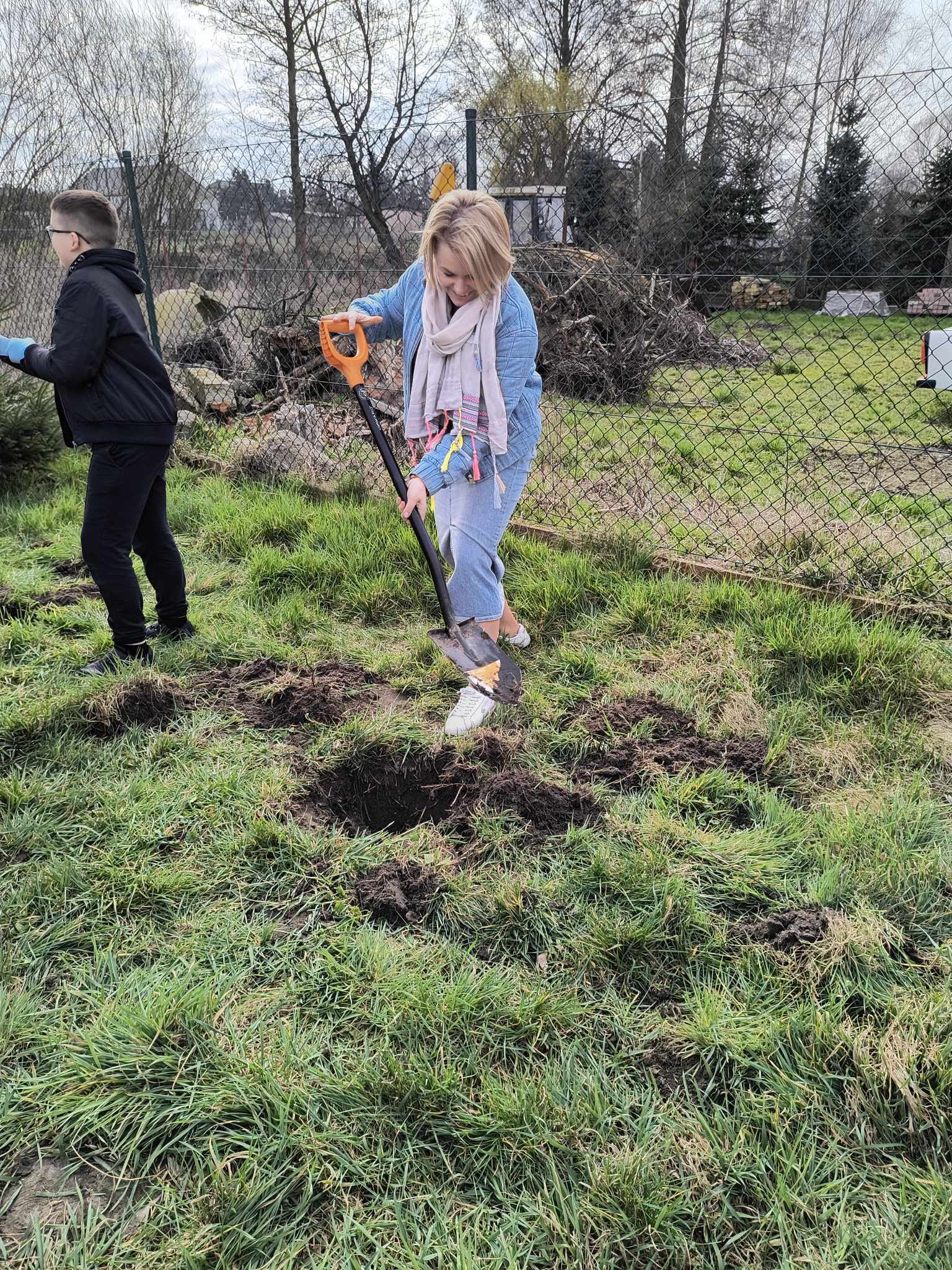 Akcja sadzenia drzew w naszej szkole