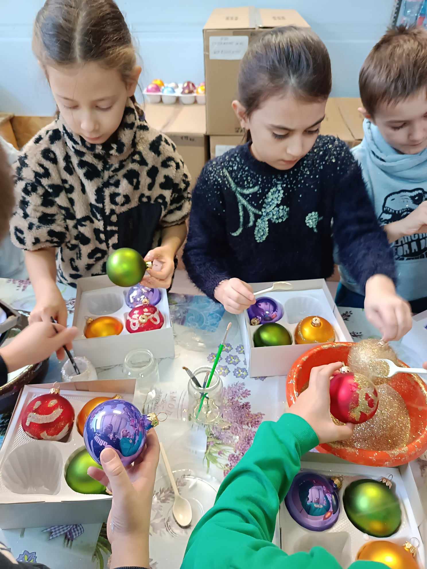 Wycieczka klas II do fabryki bombek LOTOS-duo w Nowej Obrz