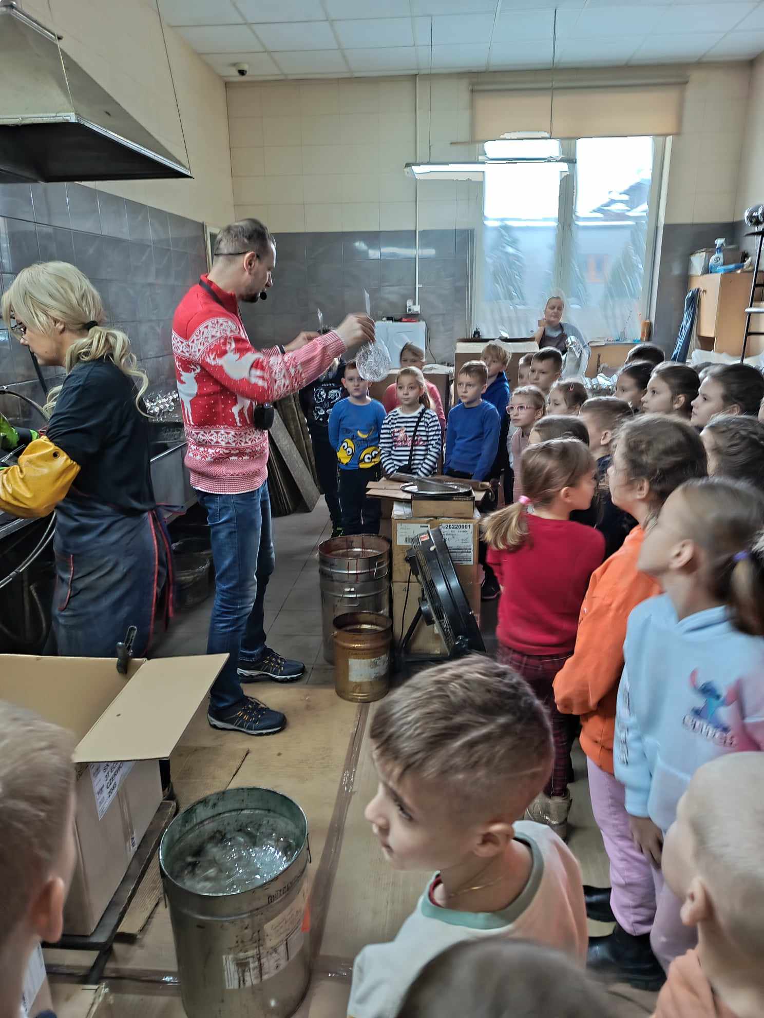 Wycieczka klas II do fabryki bombek LOTOS-duo w Nowej Obrz