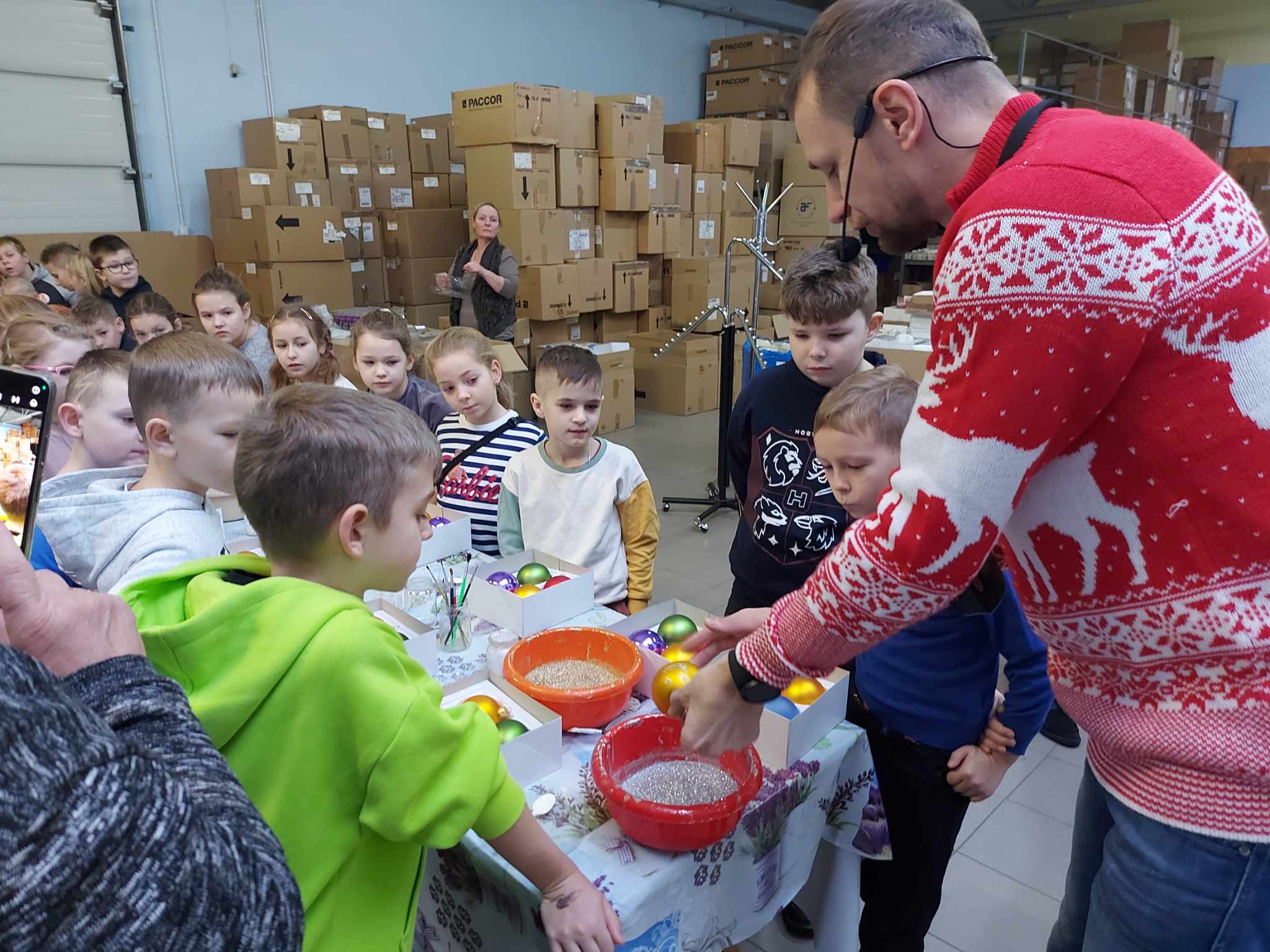 Wycieczka klas II do fabryki bombek LOTOS-duo w Nowej Obrz