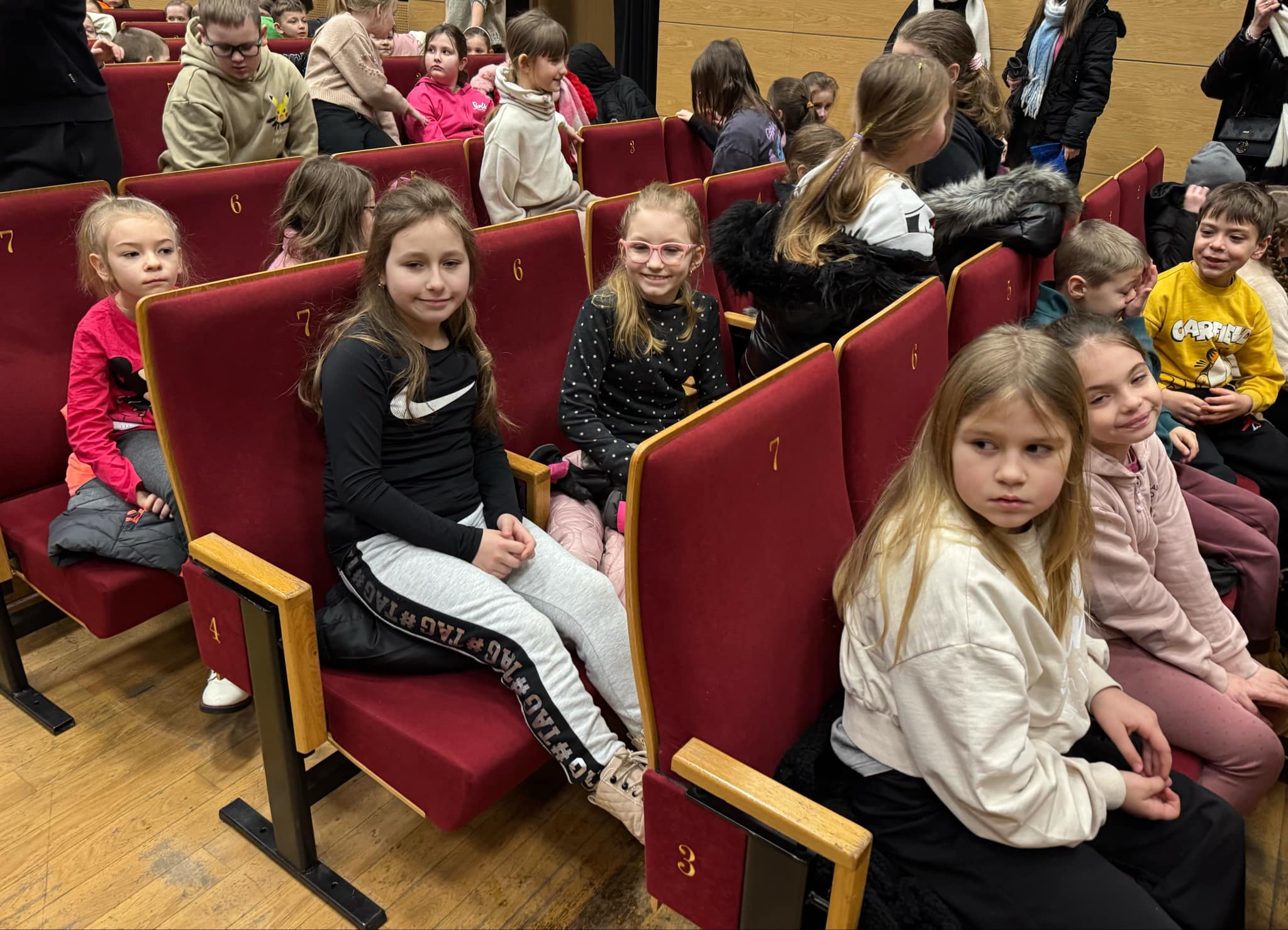 Spektakle teatralne w klasach I - III JOK stycze, luty 2025