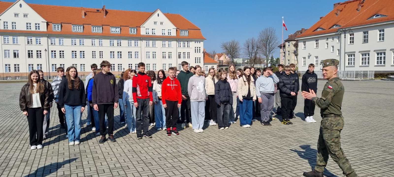 Wizyta w jednostce wojskowej 8a 8b