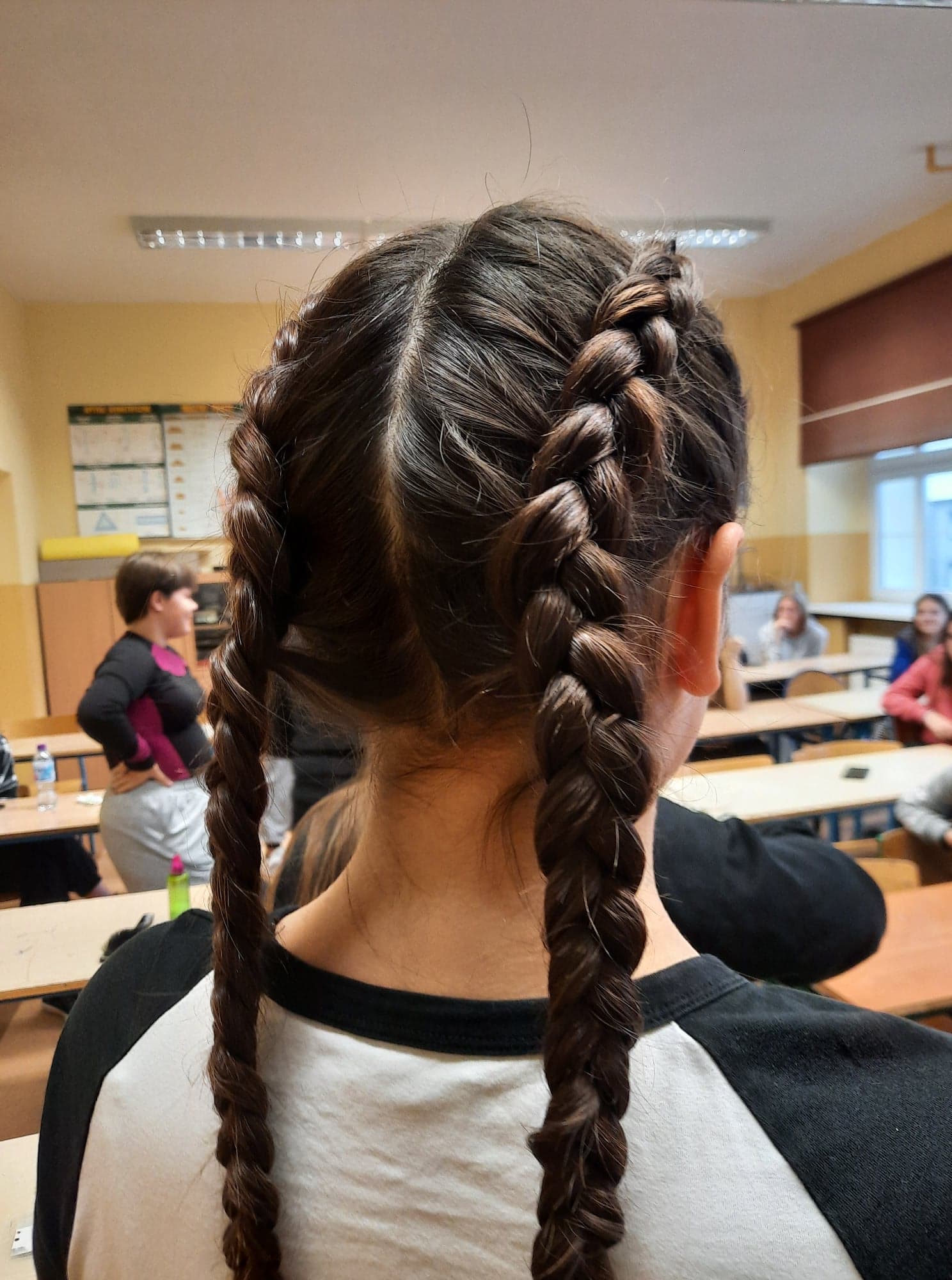 Zajcia warsztatowe z fryzjerstwa w klasie 8a